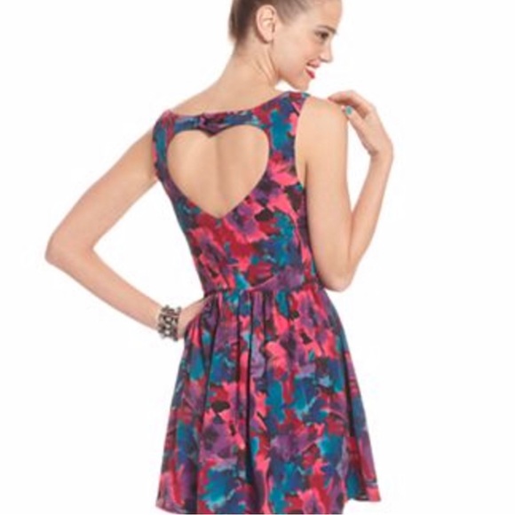 Material Girl Dresses & Skirts - Material Girl Floral Heart Back Dress Size Medium